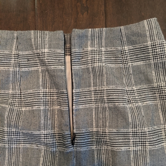 Cute Plaid Drape Skirt - Picture 4 of 8